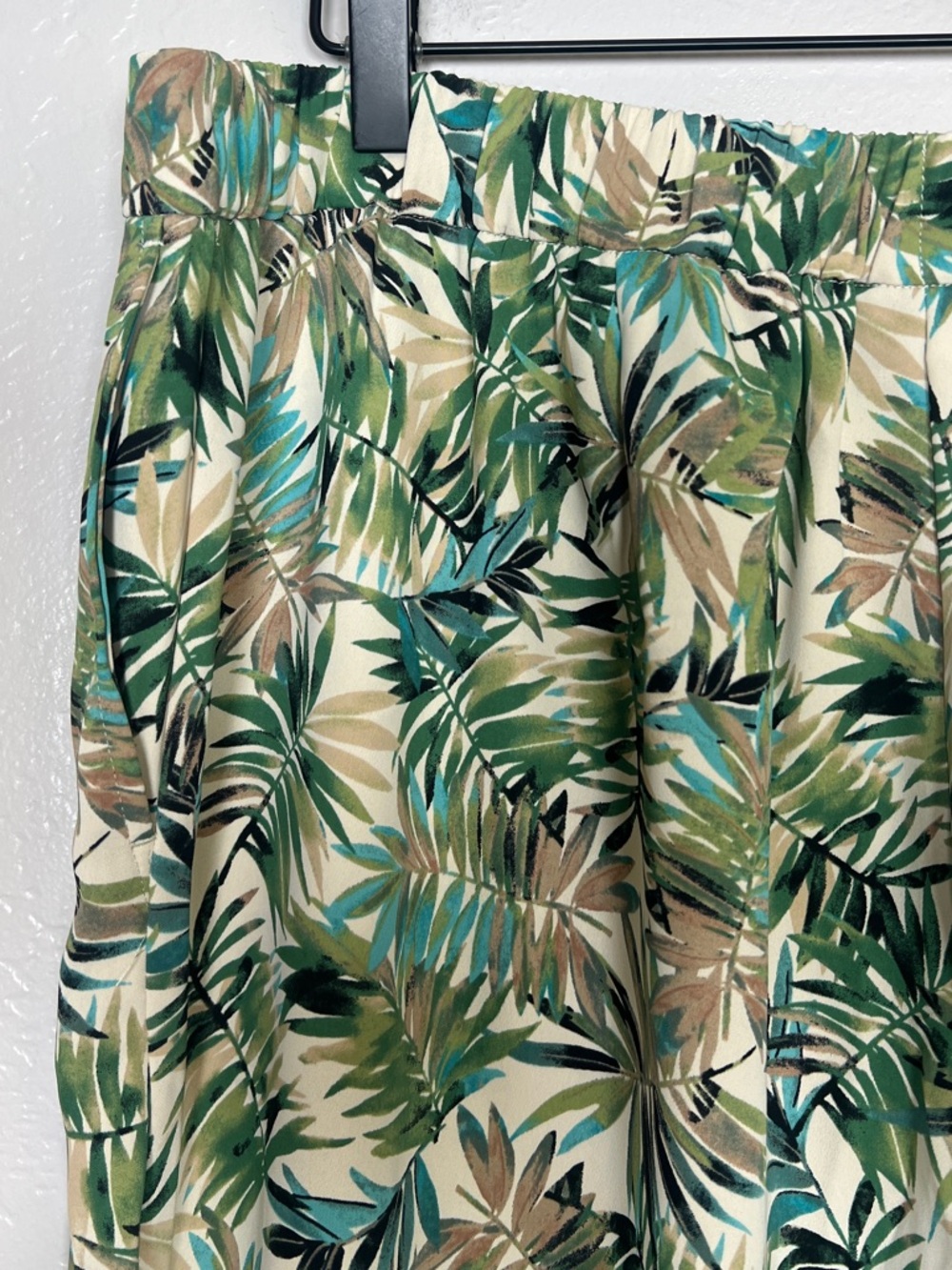 J.JILL Women Size XL Oatmeal Layered Palms Wearever Easy-Care Wide-Leg Crop Pant - Picture 9 of 15
